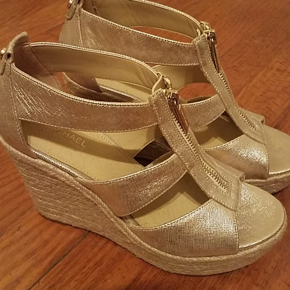 MICHAEL Michael Kors Damita Wedge - Saffiano!